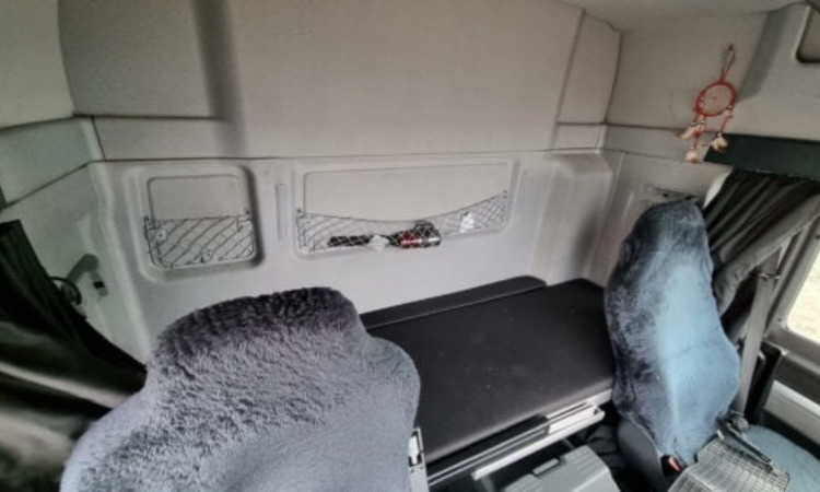 Cabin truk, Sumber: drivingtests.co.nz