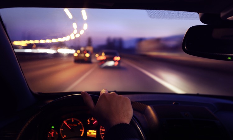 Jaga jarak aman, Sumber: topdriver.com