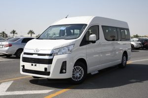 Hiace yang cocok untuk pergi bersama rombongan, Sumber: almadinacars.com