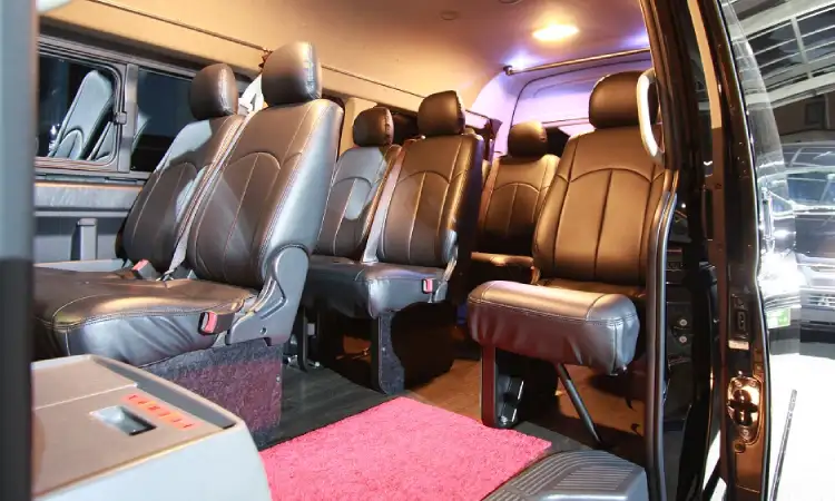 Volume kabin hiace, Sumber: japan-land-service.com