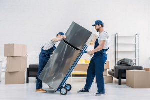 Cara mengangkut kulkas secara tepat, Sumber: sekamoving.com