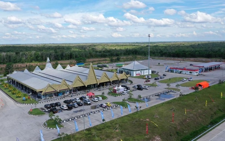 Rest area yang bermanfaat untuk istirahat sejenak, Sumber: analisadaily.com