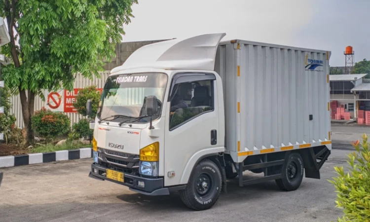 Truk engkel, Sumber: teladantrans.com