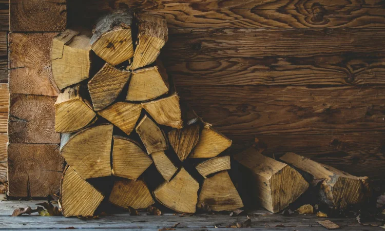 Tumpukan kayu, Sumber: pexels.com