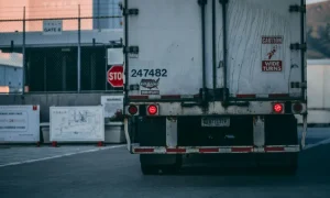 Uji kir truk, Sumber: pexels.com