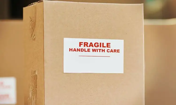 Label packing, Sumber: dhl.com
