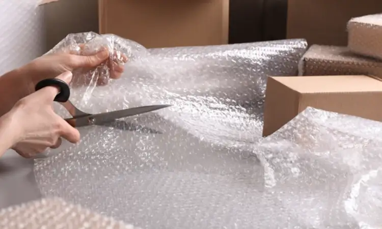 Penggunaan bubble wrap, Sumber: findamover.com.au