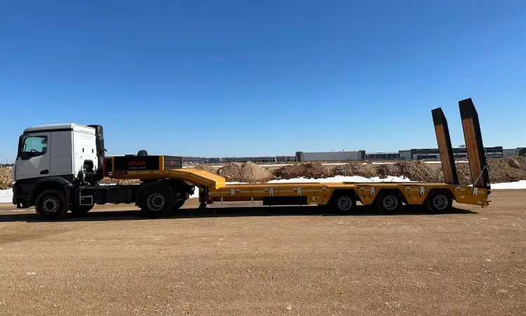 Lowbed trailer, Sumber: marostrans.com