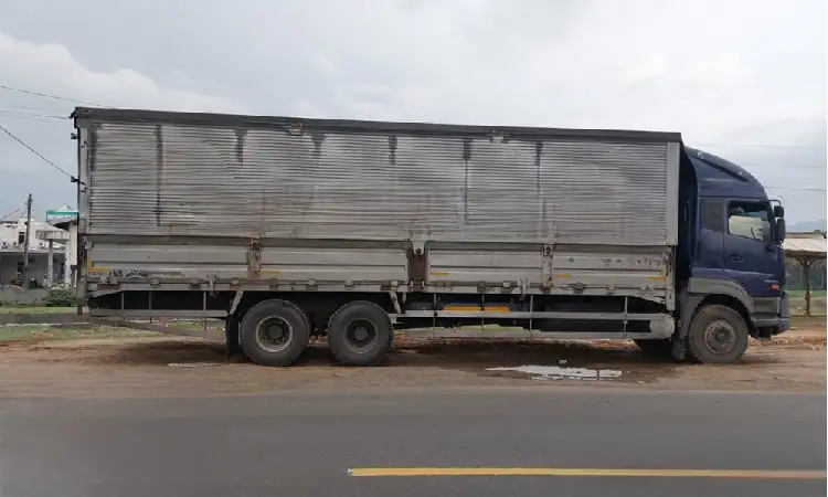 Truk Trintin Kontainer, Sumber: astraudtrucks.co.id