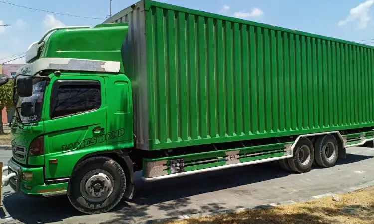 Truk Tronton Kontainer, Sumber: toptrust.id